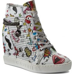 Sneakersy CARINII - B3968 J97-000-000-B88. Białe sneakersy damskie marki Carinii, ze skóry. W wyprzedaży za 269,00 zł.