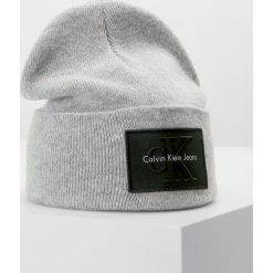 Czapki damskie: Calvin Klein Jeans REISSUE BEANIE Czapka grey