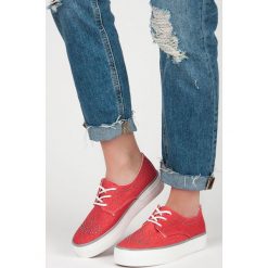 Trampki z kryształkami VERONICA. Czerwone trampki i tenisówki damskie marki KYLIE, bez wzorów, bez zapięcia. Za 69,00 zł.