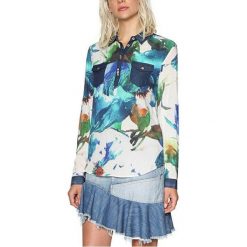 Desigual Bluzka damska Blus Ala De Mariposa 18SWBW35 4164 (rozmiar XS). Bluzki damskie Desigual, xs, bez wzorów, bez kołnierzyka, bez rękawów. W wyprzedaży za 159,00 zł.