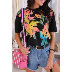 T-shirt damski VALENSA BLACK. Czarne bluzki damskie IVET, bez wzorów, bez kołnierzyka. W wyprzedaży za 39,00 zł.