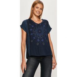 Desigual - T-shirt. Niebieskie bluzki damskie Desigual, s, z nadrukiem, z bawełny, casualowe, bez kołnierzyka, z krótkim rękawem. Za 259,90 zł.