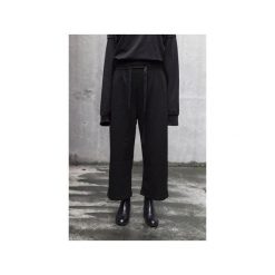 BINA PANTS IN BLACK. Czarne spodnie damskie marki The Hive, s, z bawełny. Za 199,00 zł.
