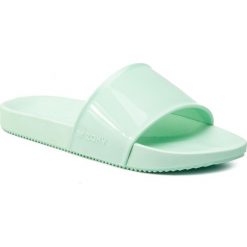 Klapki ZAXY - Snap Slide Fem 82702 Zielony 90064 DD285079. Zielone klapki damskie Zaxy, bez wzorów, z tworzywa sztucznego, bez obcasa. W wyprzedaży za 99,00 zł.