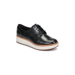 Derby Clarks TEADALE RHEA. Czarne półbuty damskie Clarks, bez wzorów, bez obcasa, bez zapięcia. Za 479,00 zł.