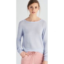 Sweter z wiązaniem na plecach - Niebieski. Niebieskie swetry klasyczne damskie marki Sinsay, s, z dekoltem na plecach. Za 49,99 zł.
