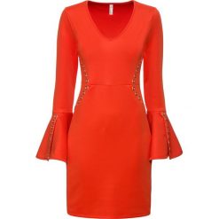 Sukienka bonprix głęboki pomarańczowy. Pomarańczowe sukienki damskie bonprix, do pracy, z aplikacjami, eleganckie, bez kołnierzyka, bez rękawów, rozkloszowane. Za 149,99 zł.