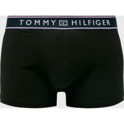 Tommy Hilfiger - Bokserki. Czarne bokserki męskie TOMMY HILFIGER, s, bez wzorów, z elastanu. W wyprzedaży za 79,90 zł.