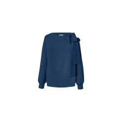 Granatowa bluzka damska wiązana na kokardę. Niebieskie bluzki damskie Bien fashion, s, bez wzorów, z tkaniny, eleganckie, bez kołnierzyka, z długim rękawem. Za 119,00 zł.