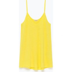 Lniany top "Lolosister" w kolorze żółtym. Żółte bluzki damskie nietoperze American Vintage, s, bez wzorów, ze lnu, z okrągłym kołnierzem. W wyprzedaży za 85,95 zł.