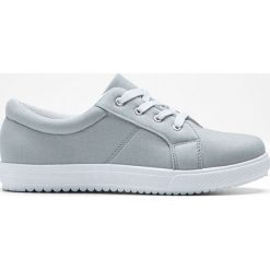 Sneakersy przyjazne dla środowiska bonprix miętowy. Zielone buty sportowe damskie bonprix. Za 74,99 zł.