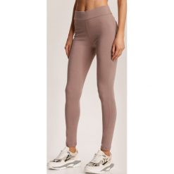 Beżowe Legginsy Fyrelvia. Brązowe legginsy damskie Renee, s, bez wzorów. Za 69,99 zł.