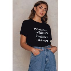 T-shirty damskie: Vanessa Moe x NA-KD T-shirt Painkiller – Black