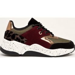 Bullboxer - Buty. Buty sportowe damskie Bullboxer, bez wzorów, z gumy, sportowe. W wyprzedaży za 149,90 zł.