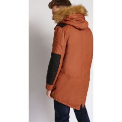 Kurtka długa męska. Pomarańczowe kurtki męskie Top Secret, na zimę, m, bez wzorów, eleganckie, długie, z kapturem. W wyprzedaży za 119,99 zł.
