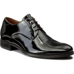 Półbuty GINO ROSSI - Greg MPV196-E80-0600-9900-0 99. Czarne buty wizytowe męskie Gino Rossi, bez wzorów, ze skóry, eleganckie, bez zapięcia. W wyprzedaży za 199,00 zł.