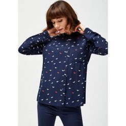 Koszula z motywem ptaków. Niebieskie koszule damskie Moodo, xs, bez wzorów, z wiskozy, bez kołnierzyka, z długim rękawem. Za 39,99 zł.