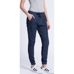 Pepe Jeans - Spodnie Cosie. Szare jeansy damskie Pepe Jeans. W wyprzedaży za 219,90 zł.
