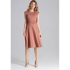 Sukienka. Sukienki damskie Made in Poland, bez wzorów, z elastanu, bez kołnierzyka, bez rękawów. Za 219,00 zł.