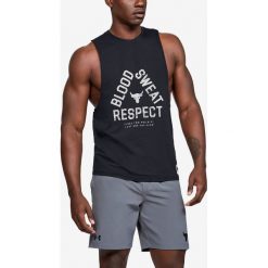 Under Armour Project Rock Blood Sweat Respect Podkoszulek Czarny. Czarne podkoszulki męskie Under Armour, l, z nadrukiem, z elastanu, rockowe, bez kołnierzyka. Za 171,95 zł.
