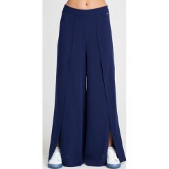 SPODNIE Armani Exchange. Niebieskie spodnie damskie s, z tkaniny. Za 335,00 zł.