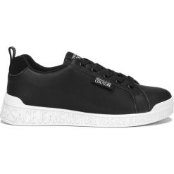 Versace Jeans Couture Tenisówki Czarny. Czarne trampki i tenisówki damskie Versace Jeans Couture, bez wzorów, z jeansu, bez zapięcia. Za 686,95 zł.