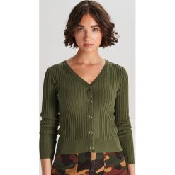Rozpinany sweter w prążki - Zielony. Zielone swetry damskie Cropp, s, bez wzorów, bez rękawów, bez kaptura. Za 69,99 zł.