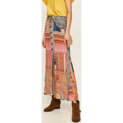 Desigual - Spódnica. Spódniczki damskie Desigual, na co dzień, bez wzorów, z bawełny, casualowe, maxi, rozkloszowane. Za 499,90 zł.
