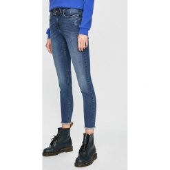 Jacqueline de Yong - Jeansy. Niebieskie jeansy damskie Jacqueline de Yong. W wyprzedaży za 59,90 zł.