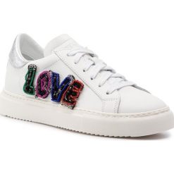 Sneakersy Stokton 371-D. Białe sneakersy damskie Stokton. W wyprzedaży za 389,00 zł.