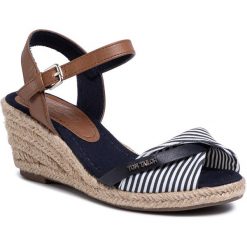 Espadryle TOM TAILOR - 8090907 Navy. Niebieskie espadryle damskie Tom Tailor, bez wzorów, ze skóry ekologicznej, bez obcasa, na obcasie. W wyprzedaży za 129,00 zł.