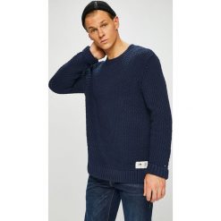 Tommy Jeans - Sweter. Niebieskie swetry klasyczne męskie marki Tommy Jeans, m, z bawełny, z okrągłym kołnierzem. W wyprzedaży za 269,90 zł.