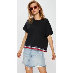 Levi's - Top. Brązowe topy damskie Levi's®, s, z bawełny, z okrągłym kołnierzem. Za 129,90 zł.