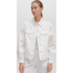 Kurtka jeansowa -. Kurtki damskie Reserved, bez wzorów, z jeansu, bez kaptura. Za 139,99 zł.