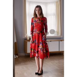 Sukienka Galatea Nigg czerwona 32 czerwony. Czerwone sukienki damskie marki Marie Zélie, na imprezę, na zimę, s, w paski, z bawełny, bez kołnierzyka, bez rękawów. Za 437,00 zł.
