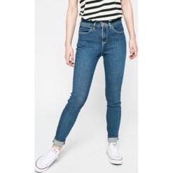 Wrangler - Jeansy. Niebieskie jeansy damskie marki Wrangler, z podwyższonym stanem. W wyprzedaży za 259,90 zł.
