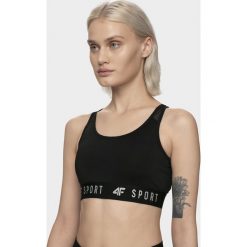 Biustonosz sportowy STAD300 - głęboka czerń. Biustonosze sportowe damskie 4f, bez wzorów, z meshu, na fitness i siłownię. Za 69,99 zł.