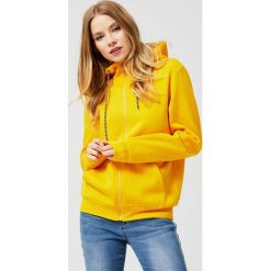 Bluza z kapturem. Żółte bluzy damskie Moodo, xs, bez wzorów, z bawełny, z długim rękawem, długie, z kapturem. Za 59,99 zł.