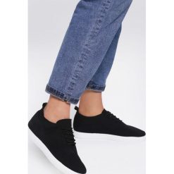 Czarne Buty Sportowe In Favor. Czarne buty sportowe damskie Inny, bez wzorów, sportowe. Za 49,99 zł.