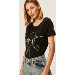 Answear - T-shirt Answear Lab. Czarne bluzki damskie ANSWEAR, s, z nadrukiem, z bawełny, z okrągłym kołnierzem. Za 59,90 zł.