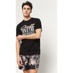 O'Neill Koszulka Czarny. Czarne podkoszulki męskie O'Neill, xxl, z nadrukiem, z bawełny, z krótkim rękawem. Za 56,95 zł.