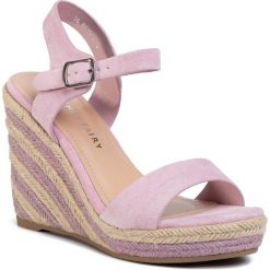 Espadryle JENNY FAIRY - WF19121-2 Violet. Różowe espadryle damskie Jenny Fairy, bez wzorów, ze skóry ekologicznej, bez obcasa, na obcasie. W wyprzedaży za 69,99 zł.