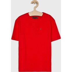 Tommy Hilfiger - T-shirt dziecięcy 128-176 cm. Czerwone t-shirty chłopięce TOMMY HILFIGER, z nadrukiem, z bawełny, bez rękawów. W wyprzedaży za 89,90 zł.