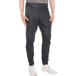 Under Armour Swacket Spodnie dresowe Czarny. Czarne spodnie męskie Under Armour, xl, bez wzorów, z elastanu. Za 481,95 zł.
