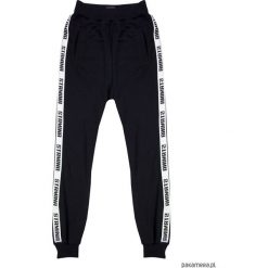 Stamina black pants. Czarne spodnie dresowe damskie Pakamera, xs, z dzianiny. Za 200,00 zł.