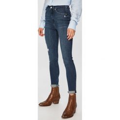 Scotch & Soda - Jeansy Freediver. Niebieskie jeansy damskie Scotch & Soda, z aplikacjami, z elastanu, z podwyższonym stanem. W wyprzedaży za 349,90 zł.