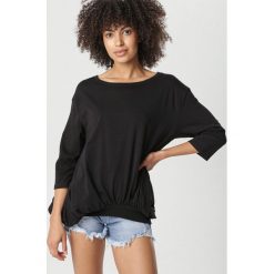 Czarna Bluza Aquasea. Czarne bluzy damskie Born2be, xl, bez wzorów, bez rękawów, bez kaptura. W wyprzedaży za 64,99 zł.