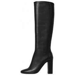 L37 Kozaki Damskie Flawless 36 Czarne. Czarne kozaki damskie marki L37, klasyczne, na niskim obcasie, bez zapięcia. W wyprzedaży za 704,00 zł.