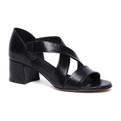 Skórzane sandały w kolorze czarnym. Sandały damskie Tosca Blu, Bagatt. W wyprzedaży za 279,95 zł.