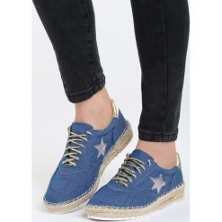 Granatowe Espadryle Lukrec. Niebieskie espadryle damskie Born2be, bez wzorów, ze skóry, bez obcasa, na płaskiej podeszwie. Za 59,99 zł.
